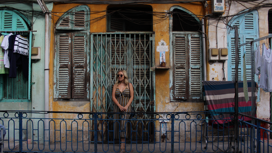 What is a Maxi Dress? The Timeless Fashion Staple